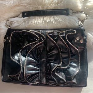Vtg 80’s style WH/BM zipper chain Bag